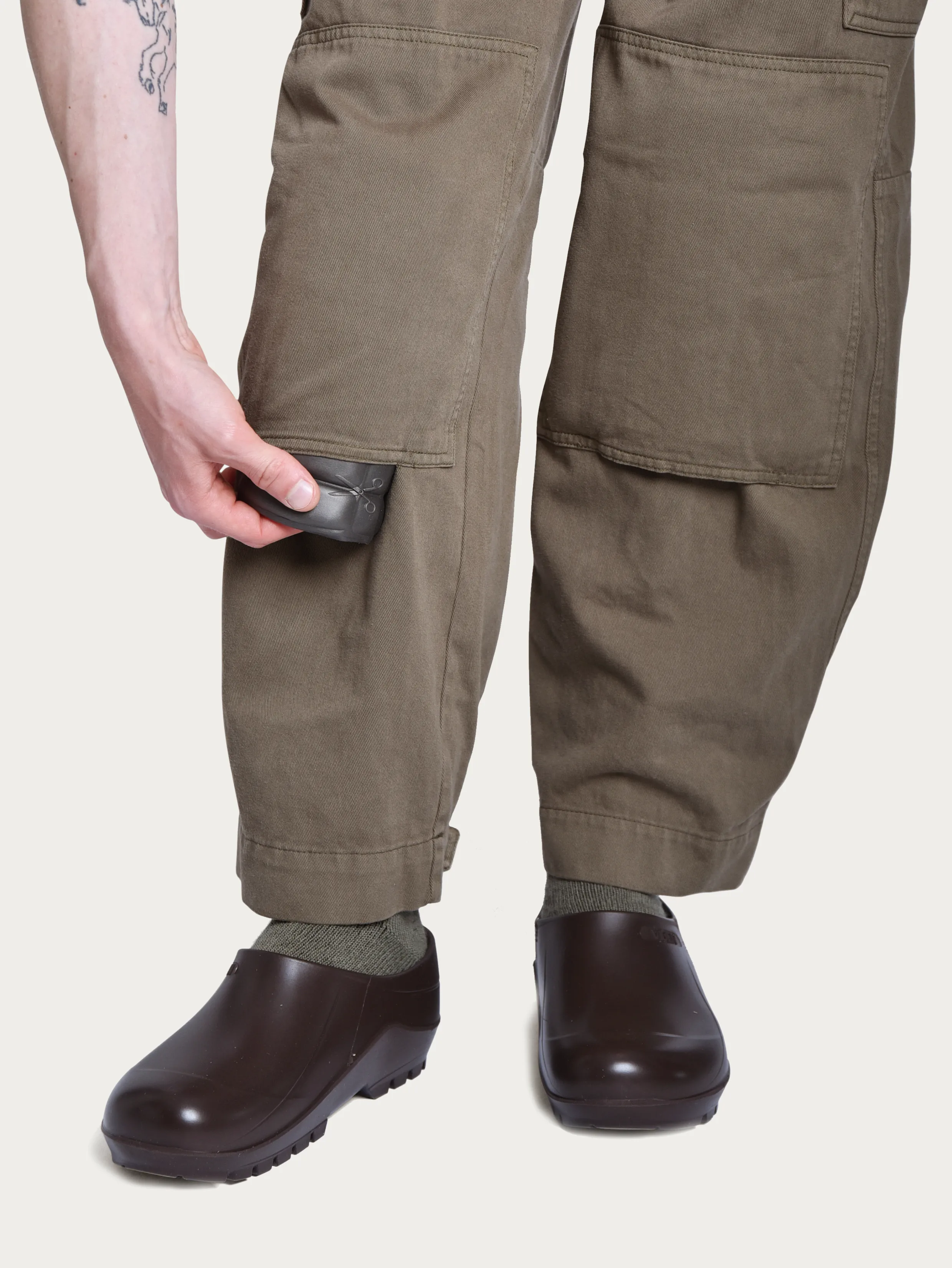 Trädgårdsbyxa 'Dagg' olive green - Image 5