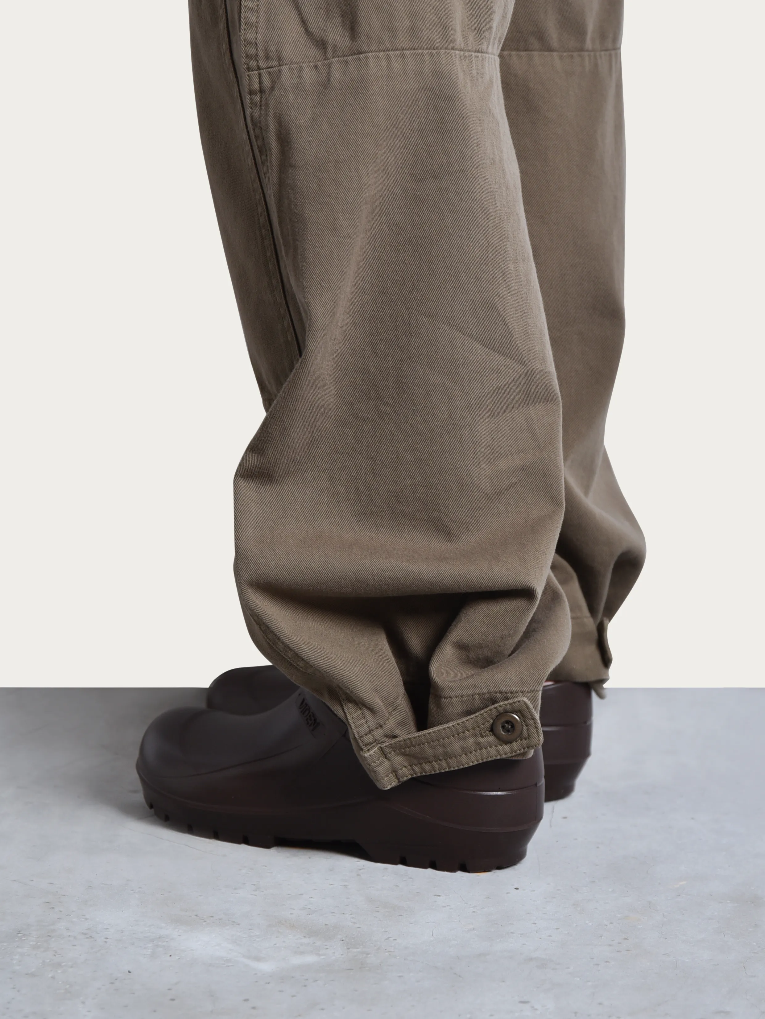 Trädgårdsbyxa 'Dagg' olive green - Image 7